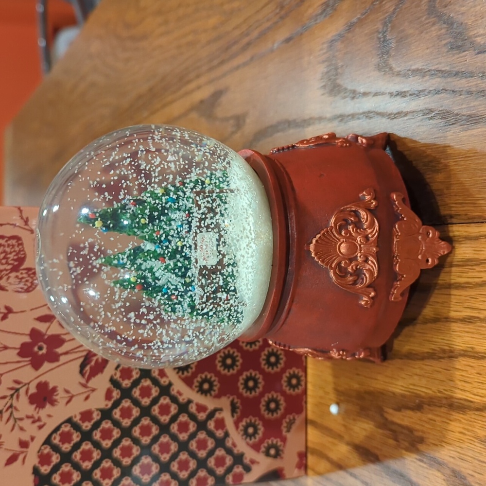 Christmas Tree Farm Snowglobe Taylor Swift